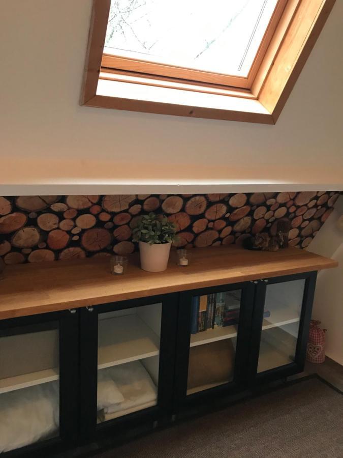 Heavenly Renovated Cabin Near Pittoresque Durbuy - Whistler Villa Bagian luar foto